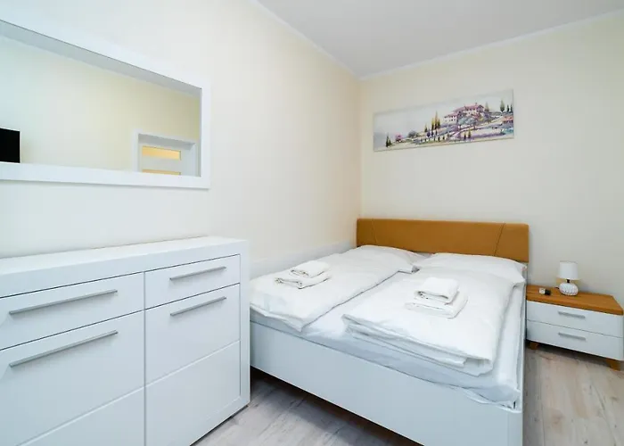 Karkonosze, Sun & Snow 스클라르스카포렘바